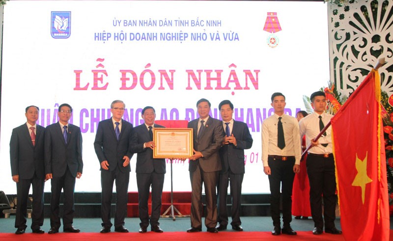 Hiệp hội Doanh nghiệp nhỏ và vừa tỉnh đón nhận Huân Chương Lao động hạng Ba